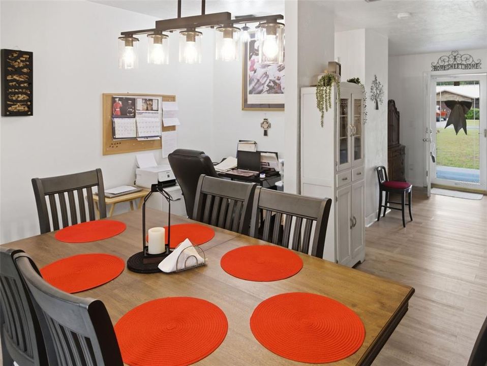 For Sale: $249,900 (3 beds, 2 baths, 1732 Square Feet)