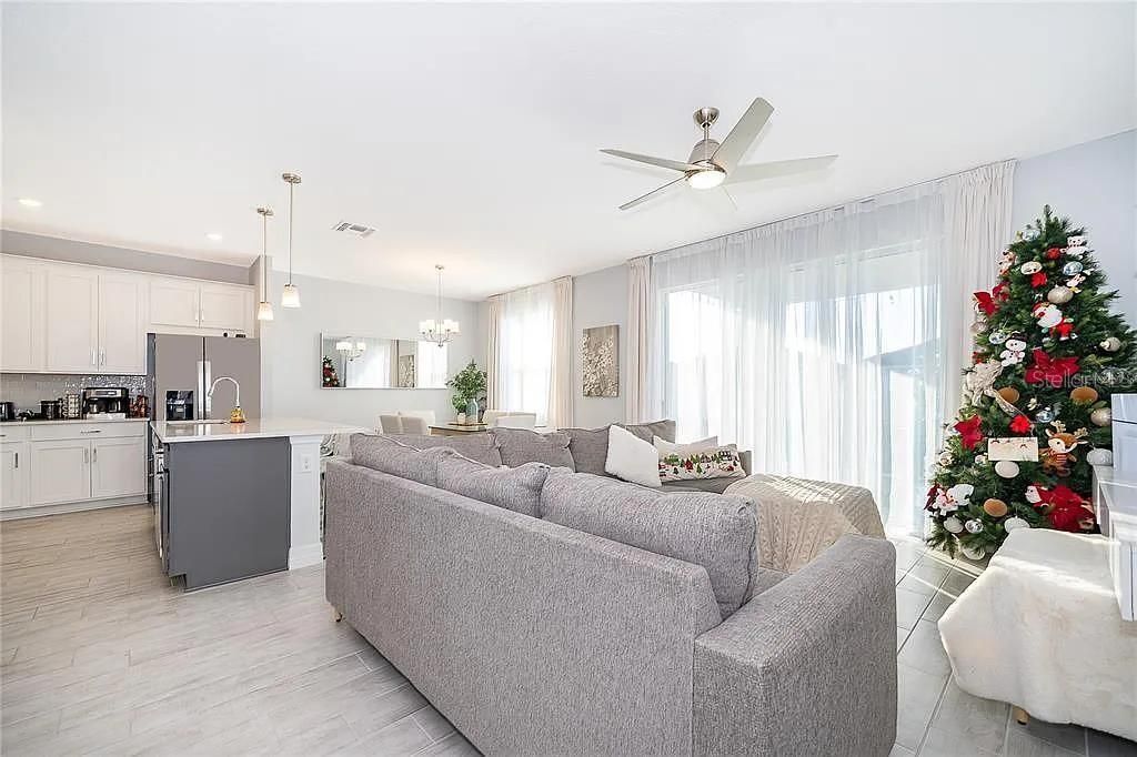 В аренду: $2,100 (3 спален, 2 ванн, 1401 Квадратных фут)