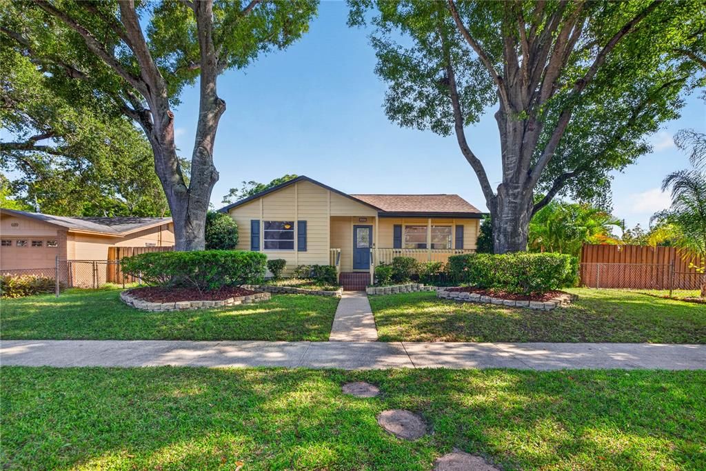 For Rent: $3,100 (2 beds, 1 baths, 1108 Square Feet)