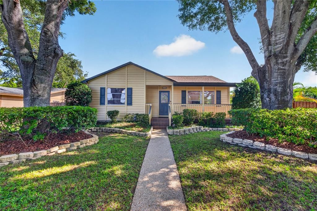 For Rent: $3,100 (2 beds, 1 baths, 1108 Square Feet)