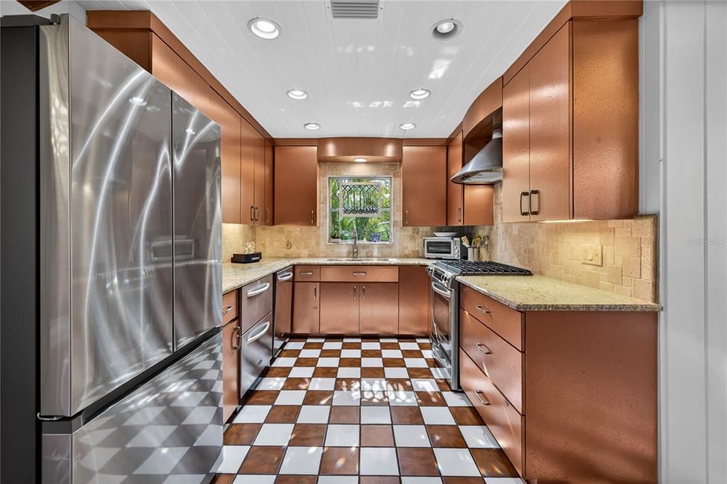 For Rent: $3,100 (2 beds, 1 baths, 1108 Square Feet)