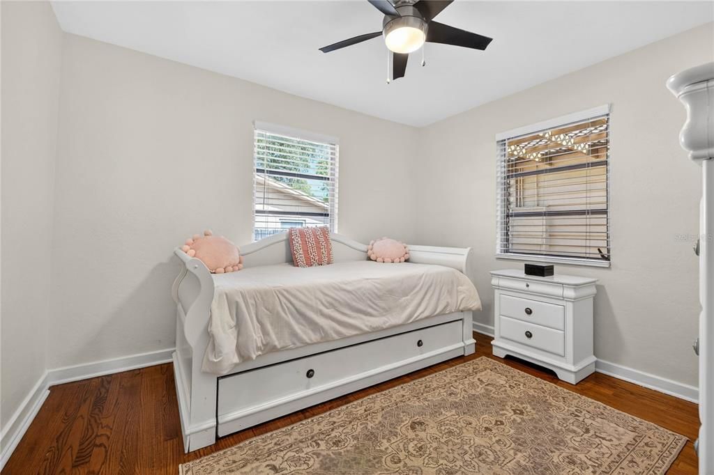 For Rent: $3,100 (2 beds, 1 baths, 1108 Square Feet)