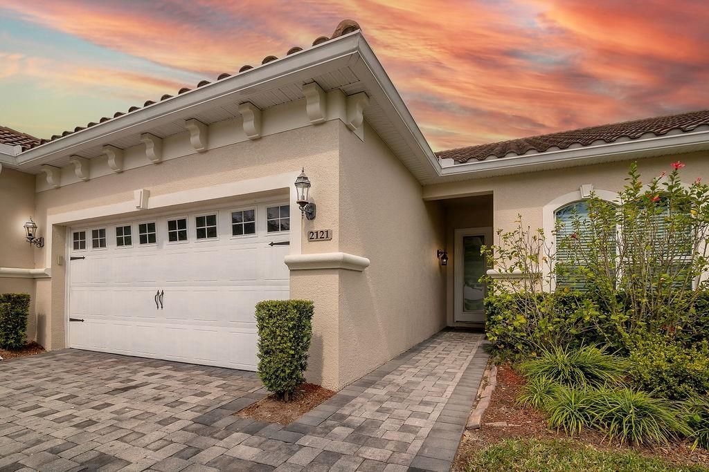 For Rent: $2,350 (3 beds, 2 baths, 1838 Square Feet)