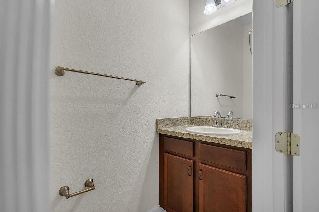 For Rent: $2,350 (3 beds, 2 baths, 1838 Square Feet)