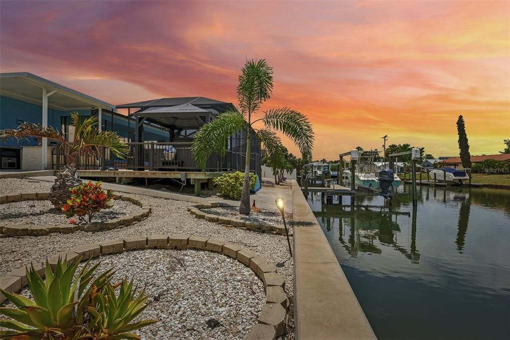 For Sale: $850,000 (3 beds, 3 baths, 2144 Square Feet)