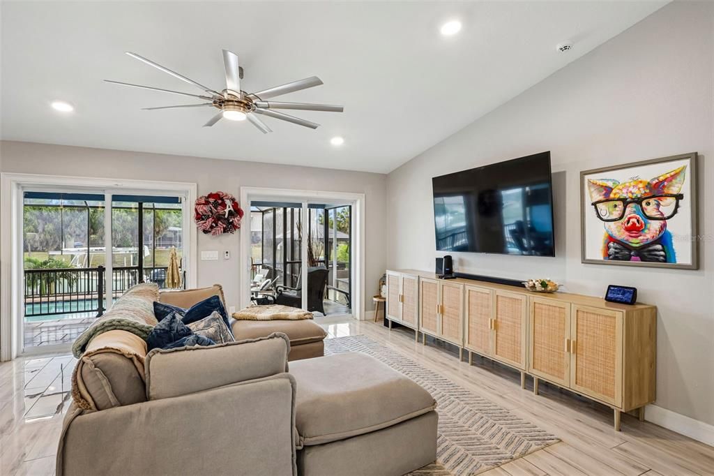 For Sale: $850,000 (3 beds, 3 baths, 2144 Square Feet)