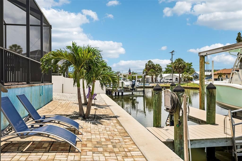 For Sale: $850,000 (3 beds, 3 baths, 2144 Square Feet)