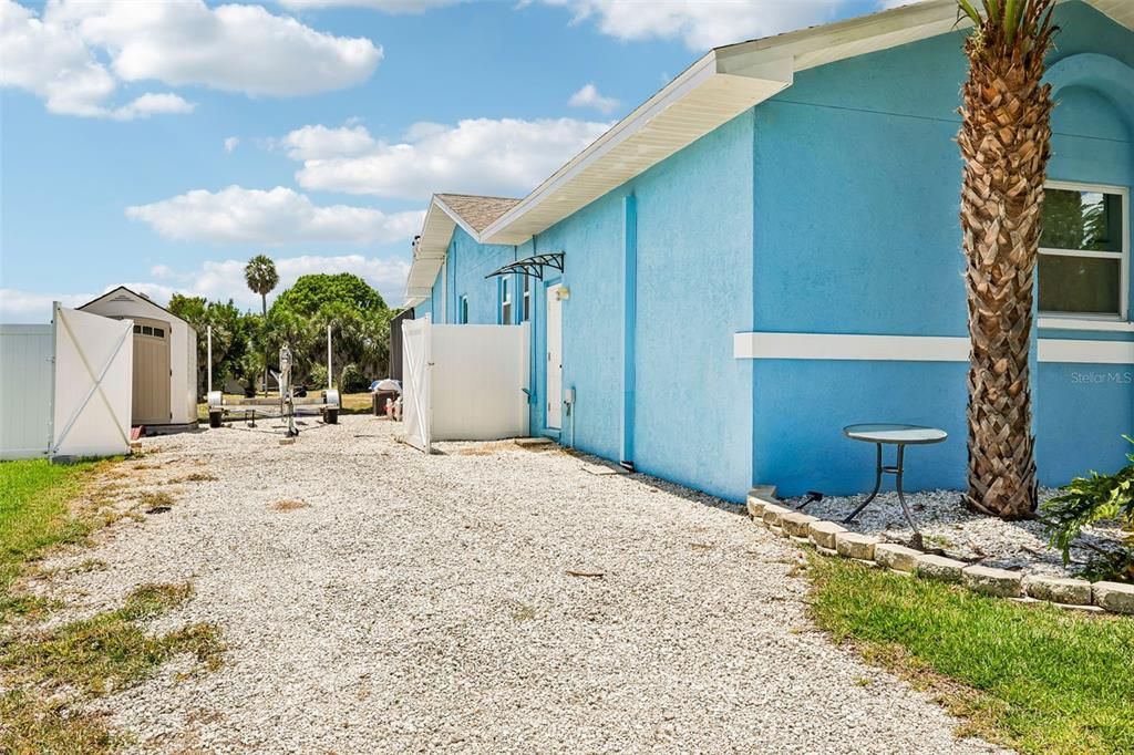 For Sale: $850,000 (3 beds, 3 baths, 2144 Square Feet)