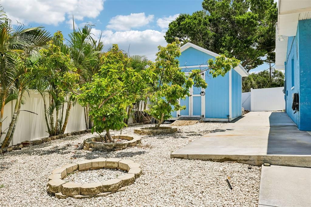 For Sale: $850,000 (3 beds, 3 baths, 2144 Square Feet)