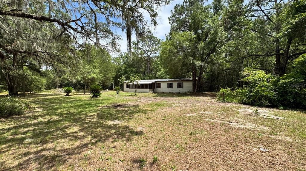 For Sale: $225,000 (2 beds, 2 baths, 958 Square Feet)