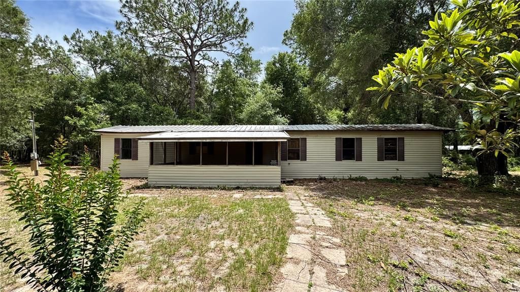 For Sale: $225,000 (2 beds, 2 baths, 958 Square Feet)