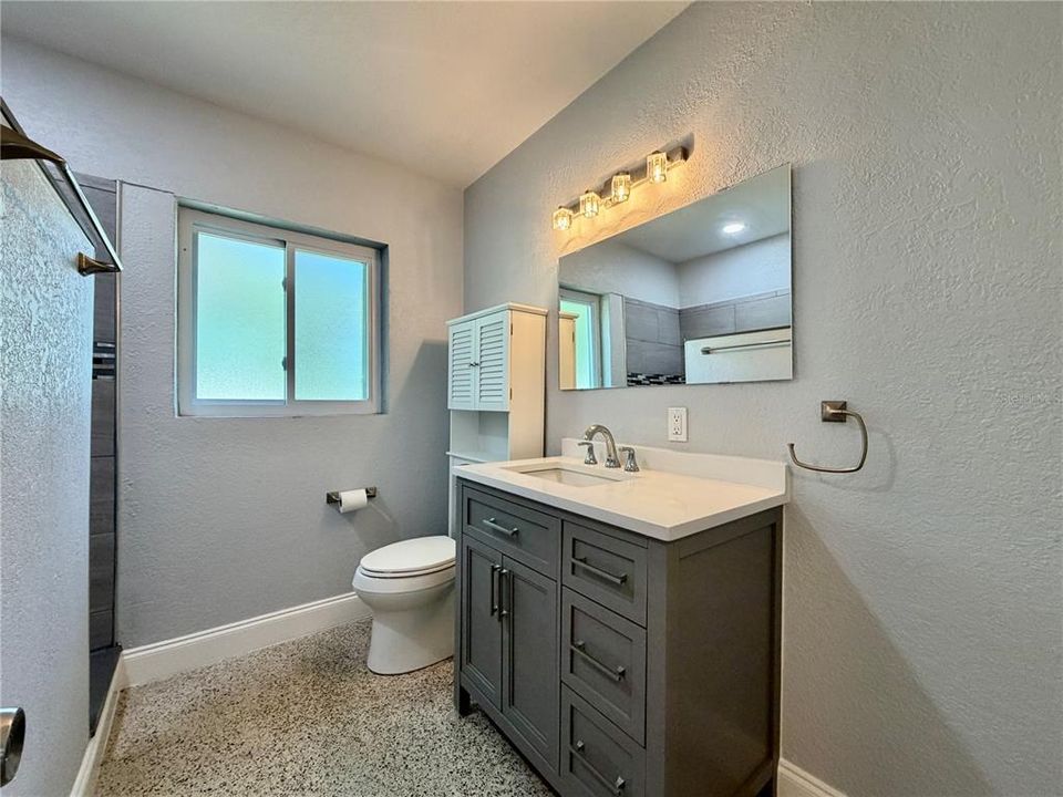 For Rent: $2,300 (2 beds, 1 baths, 1024 Square Feet)