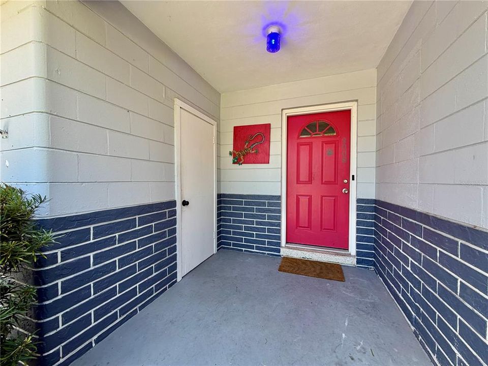 For Rent: $2,300 (2 beds, 1 baths, 1024 Square Feet)