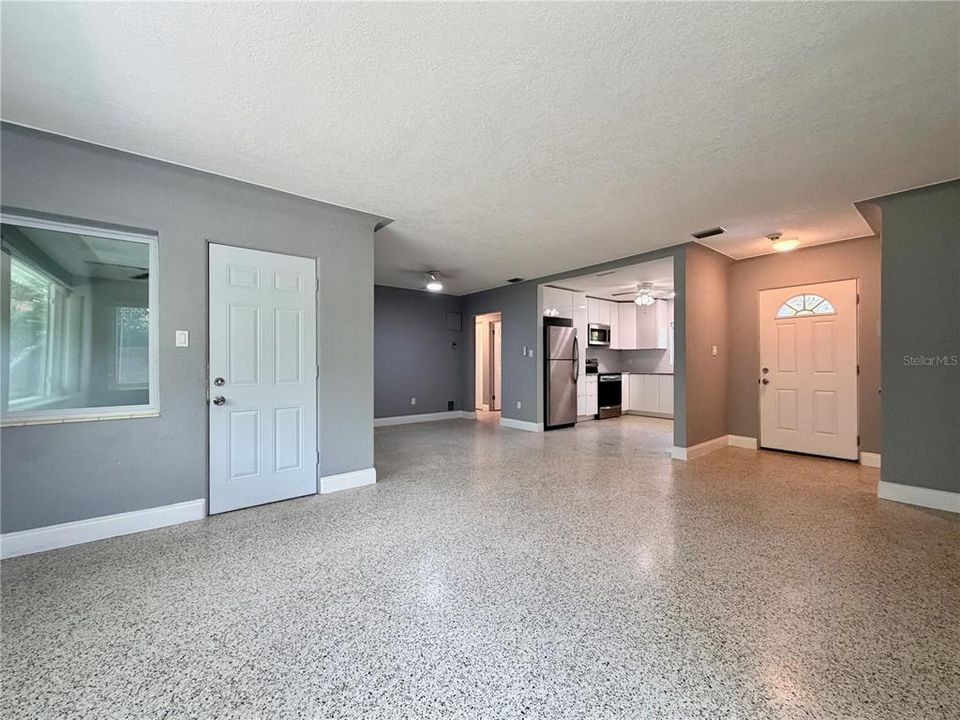 For Rent: $2,300 (2 beds, 1 baths, 1024 Square Feet)