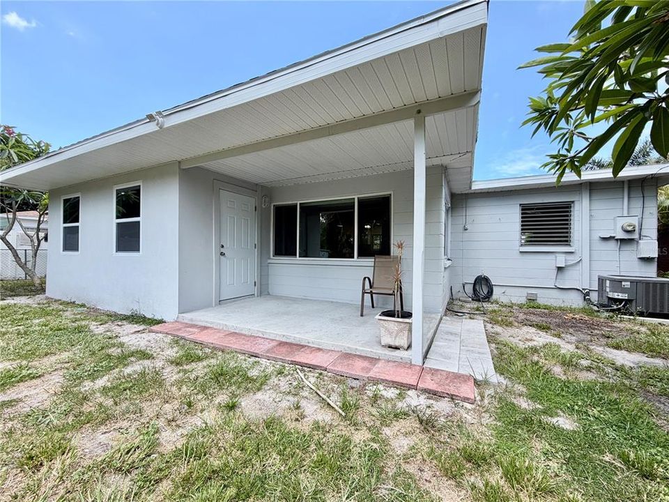 For Rent: $2,300 (2 beds, 1 baths, 1024 Square Feet)