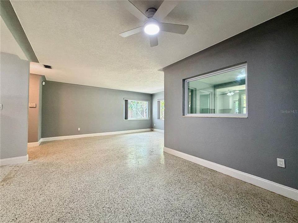 For Rent: $2,300 (2 beds, 1 baths, 1024 Square Feet)
