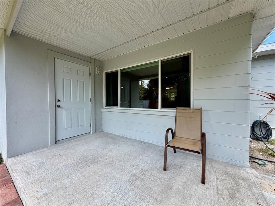 For Rent: $2,300 (2 beds, 1 baths, 1024 Square Feet)