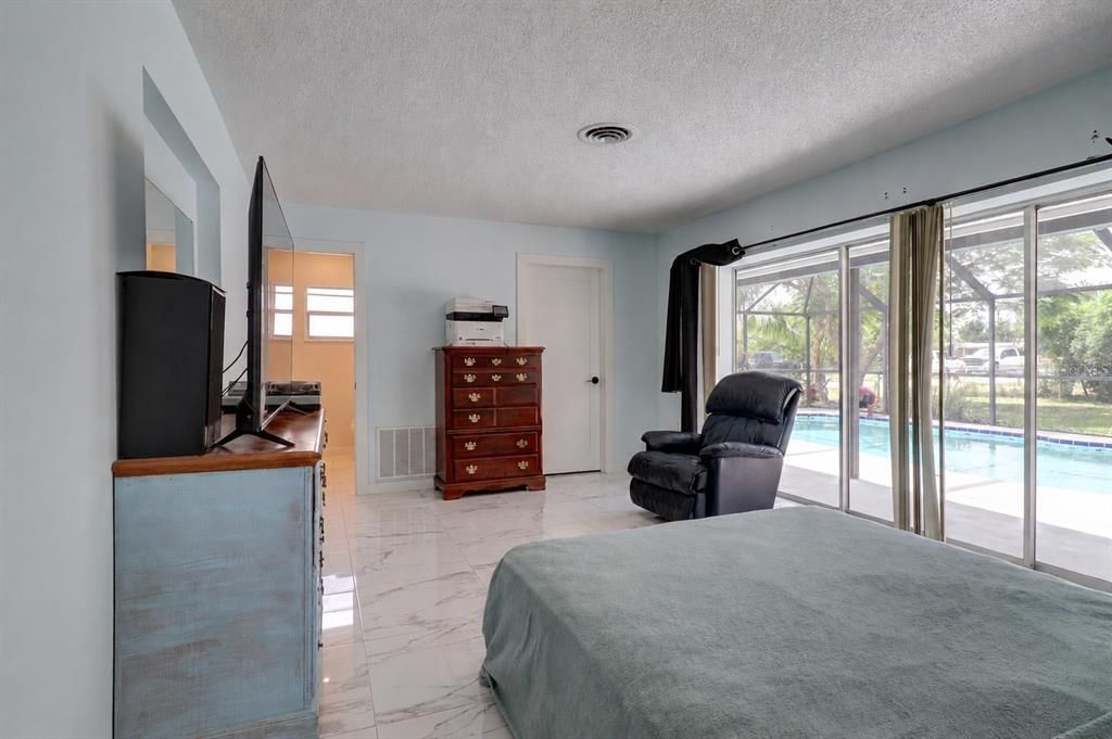For Sale: $379,900 (3 beds, 3 baths, 1584 Square Feet)