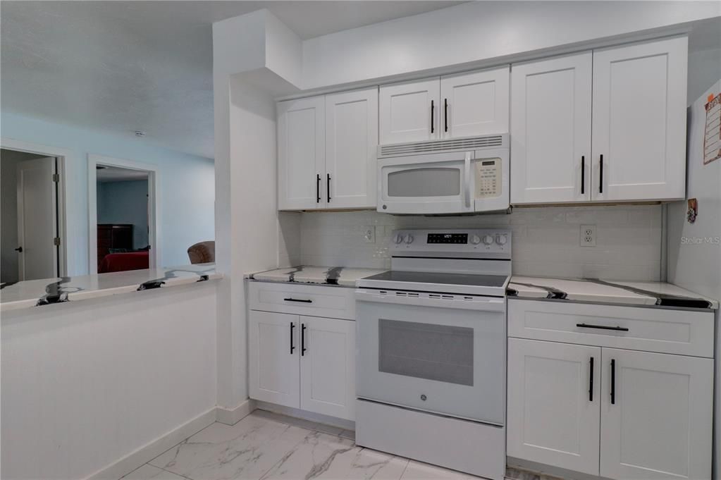 For Sale: $379,900 (3 beds, 3 baths, 1584 Square Feet)