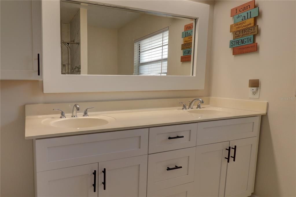 For Sale: $379,900 (3 beds, 3 baths, 1584 Square Feet)