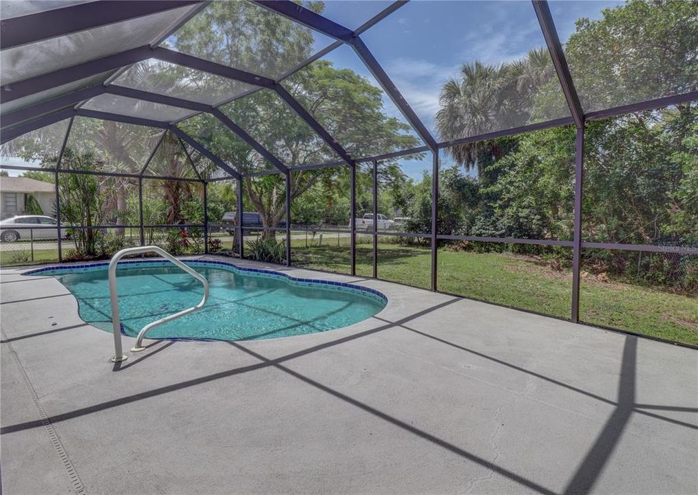 For Sale: $379,900 (3 beds, 3 baths, 1584 Square Feet)