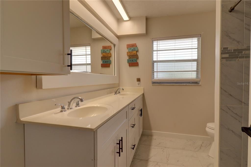 For Sale: $379,900 (3 beds, 3 baths, 1584 Square Feet)
