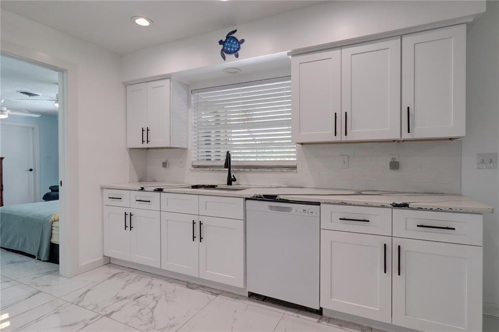 For Sale: $379,900 (3 beds, 3 baths, 1584 Square Feet)