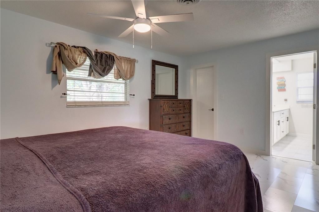 For Sale: $379,900 (3 beds, 3 baths, 1584 Square Feet)