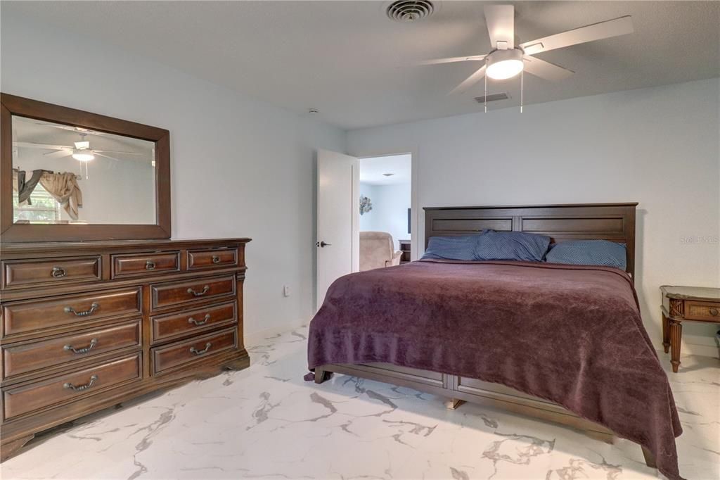For Sale: $379,900 (3 beds, 3 baths, 1584 Square Feet)