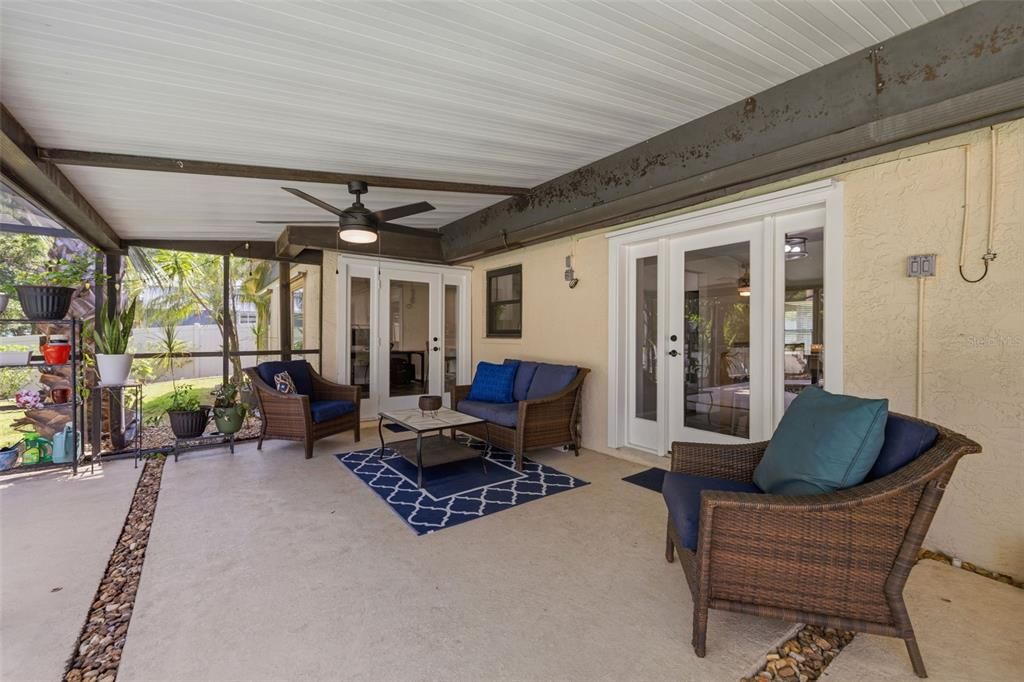 For Sale: $545,000 (3 beds, 2 baths, 1556 Square Feet)