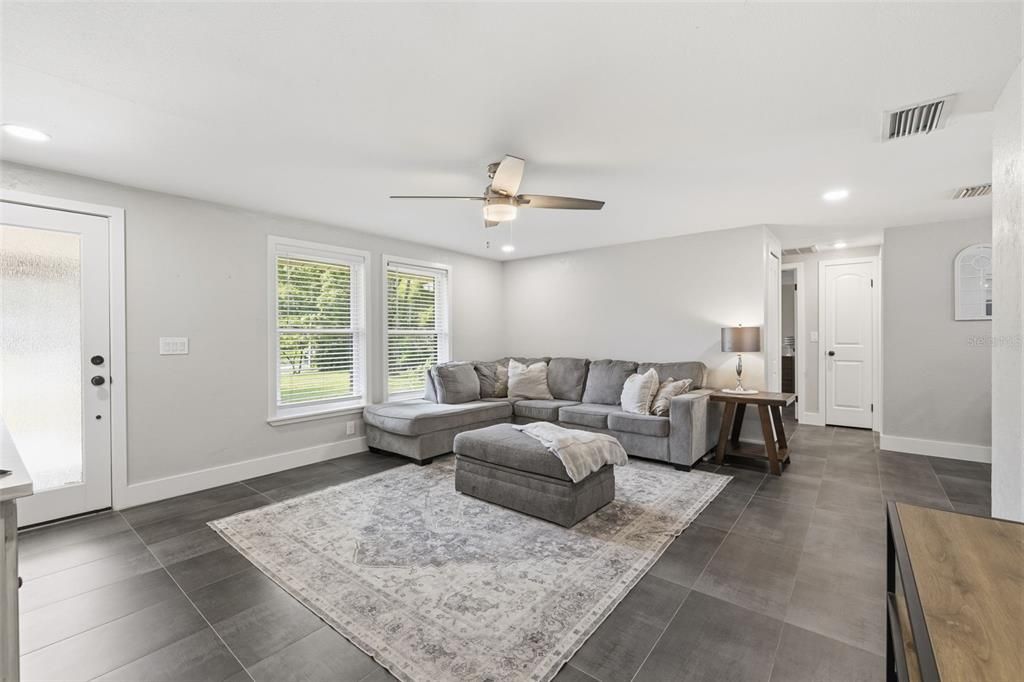 For Sale: $545,000 (3 beds, 2 baths, 1556 Square Feet)
