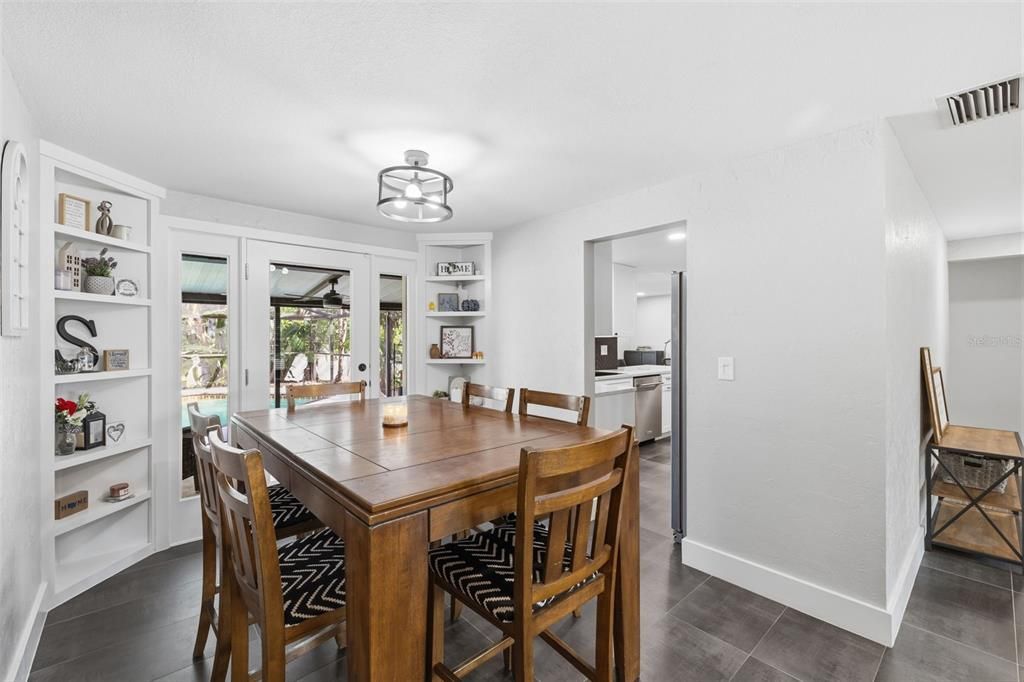 For Sale: $545,000 (3 beds, 2 baths, 1556 Square Feet)