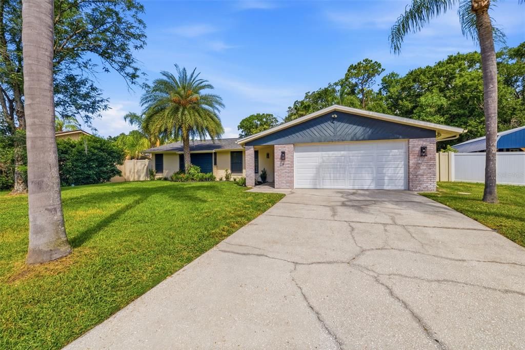 For Sale: $545,000 (3 beds, 2 baths, 1556 Square Feet)