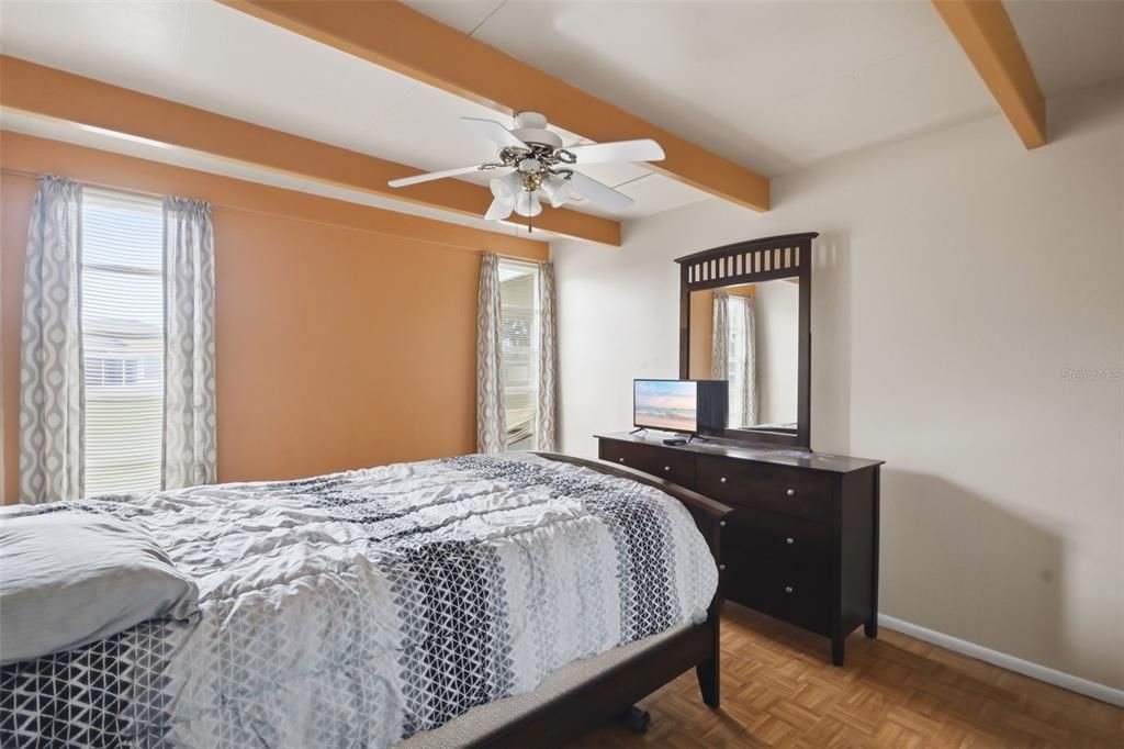 For Sale: $85,000 (1 beds, 1 baths, 648 Square Feet)