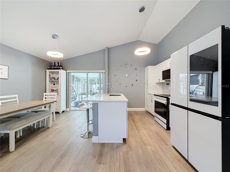 На продажу: $369,900 (3 спален, 2 ванн, 1278 Квадратных фут)