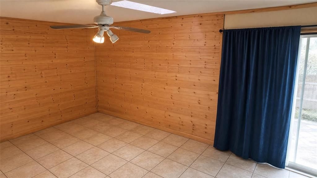 For Sale: $465,000 (4 beds, 2 baths, 1100 Square Feet)