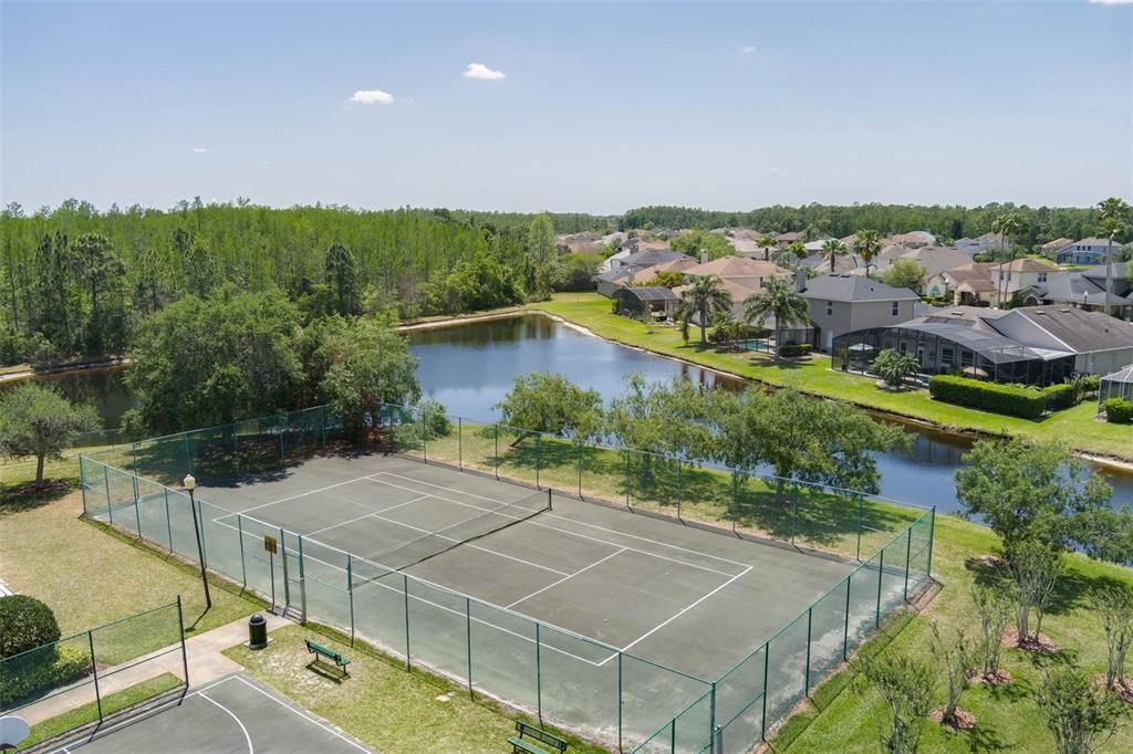 На продажу: $499,900 (4 спален, 2 ванн, 2107 Квадратных фут)