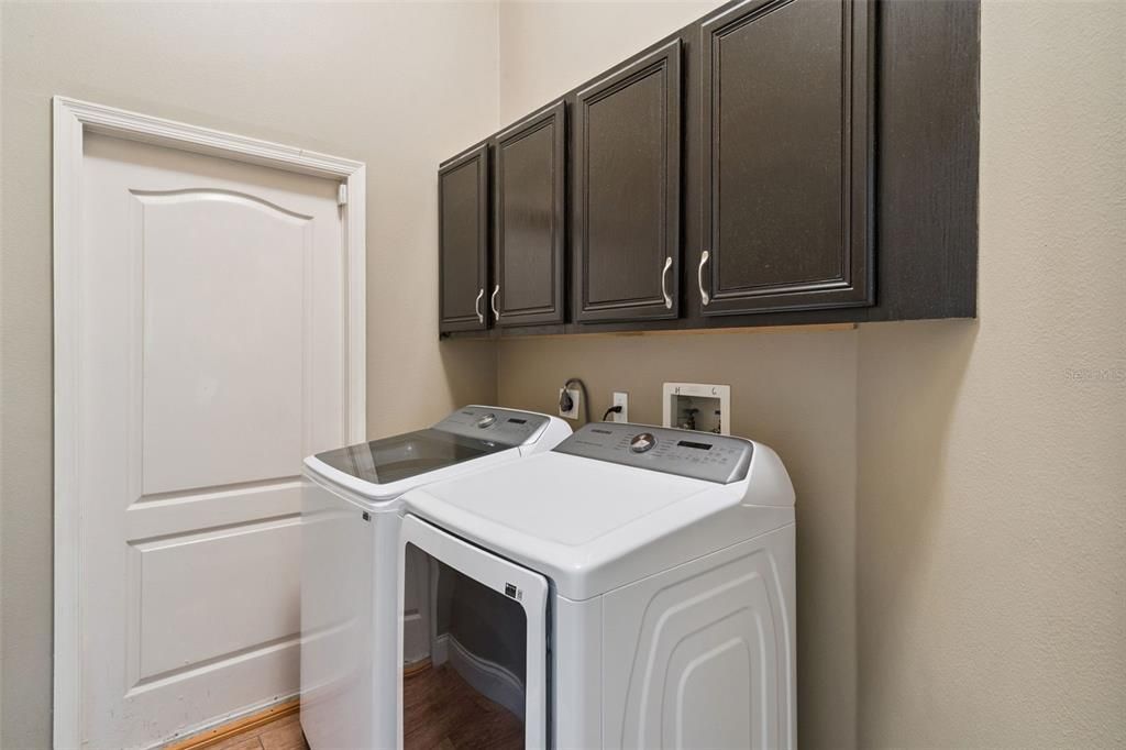 На продажу: $499,900 (4 спален, 2 ванн, 2107 Квадратных фут)