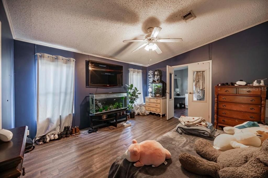 На продажу: $385,000 (3 спален, 2 ванн, 1782 Квадратных фут)