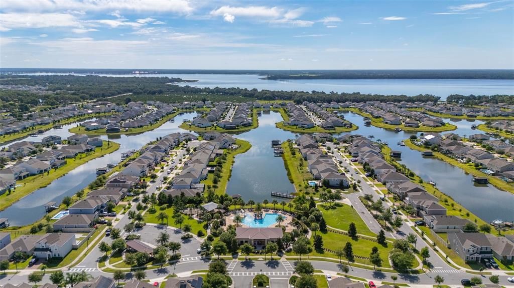 En Venta: $599,999 (4 camas, 2 baños, 2949 Pies cuadrados)