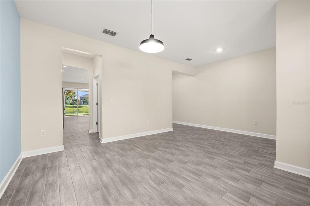 En Venta: $599,999 (4 camas, 2 baños, 2949 Pies cuadrados)