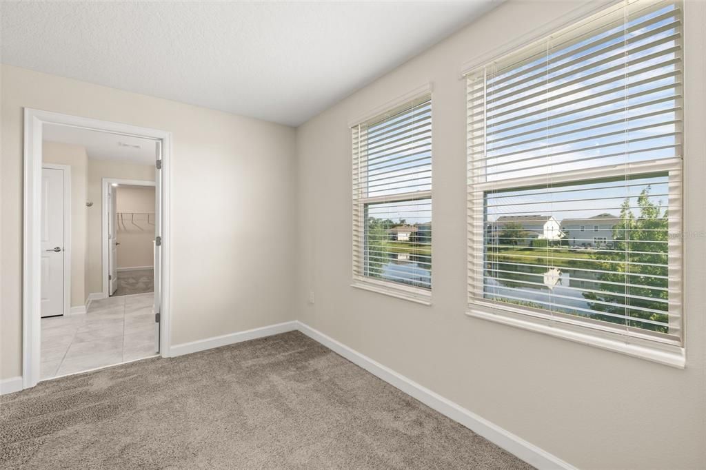 En Venta: $599,999 (4 camas, 2 baños, 2949 Pies cuadrados)