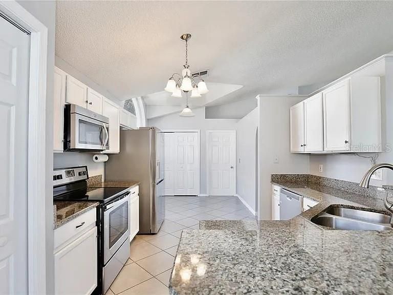 For Sale: $525,000 (3 beds, 2 baths, 1683 Square Feet)