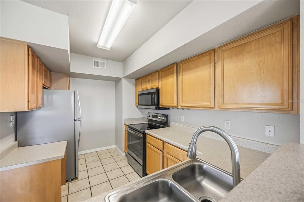 For Rent: $1,795 (2 beds, 2 baths, 1058 Square Feet)