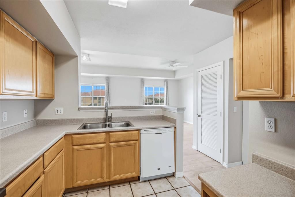 For Rent: $1,795 (2 beds, 2 baths, 1058 Square Feet)