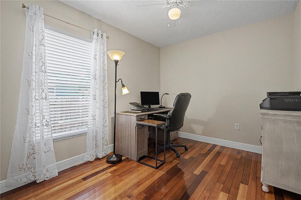 For Sale: $400,000 (3 beds, 2 baths, 1280 Square Feet)