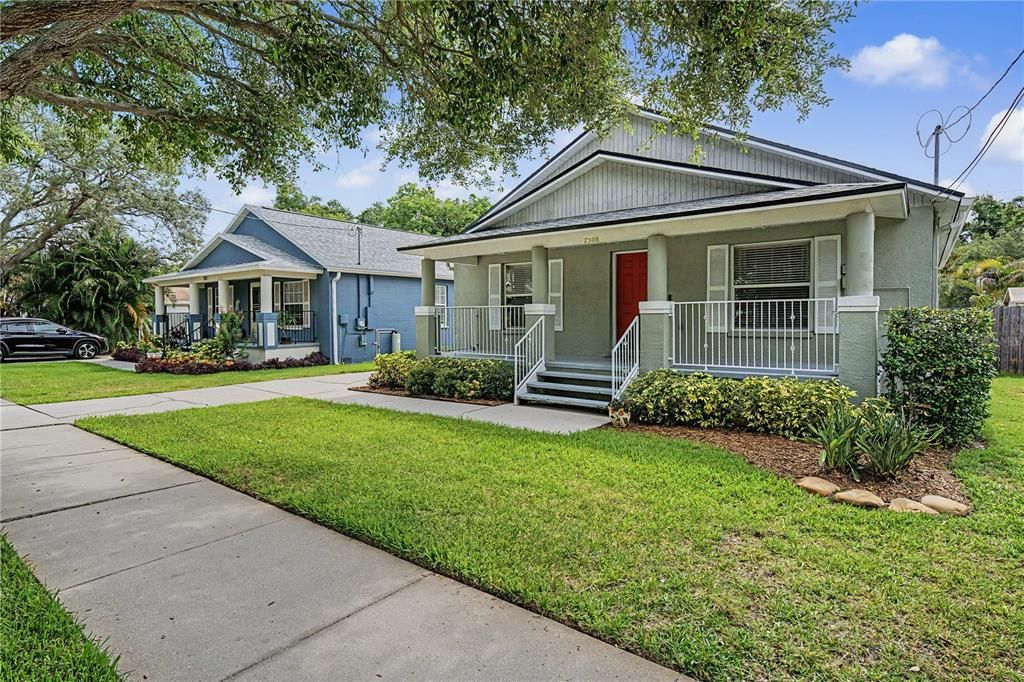 For Sale: $400,000 (3 beds, 2 baths, 1280 Square Feet)