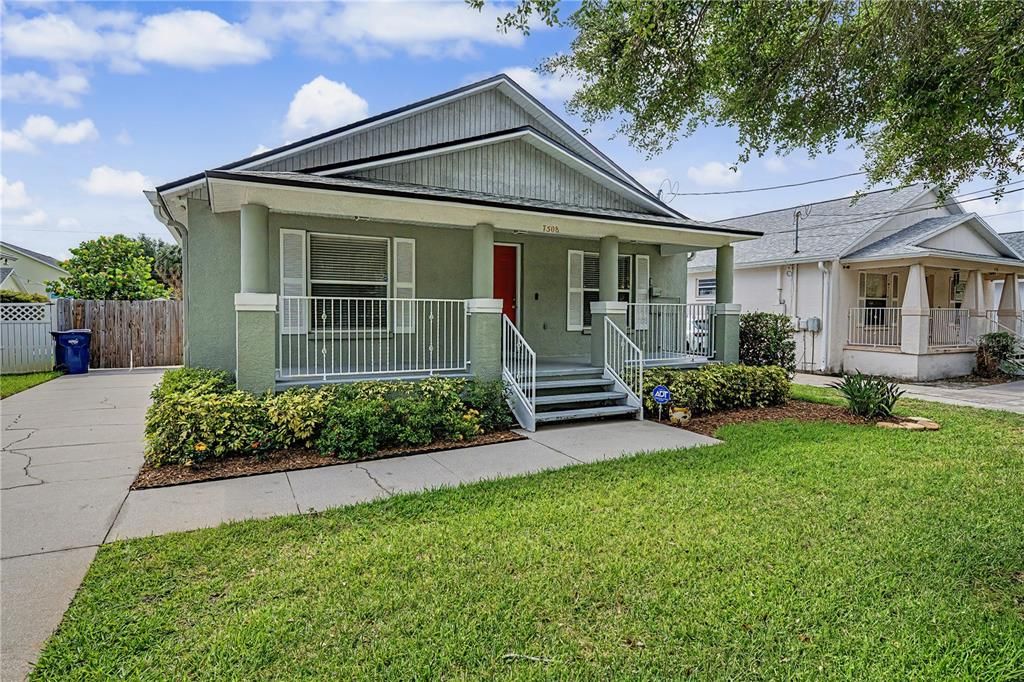 For Sale: $400,000 (3 beds, 2 baths, 1280 Square Feet)