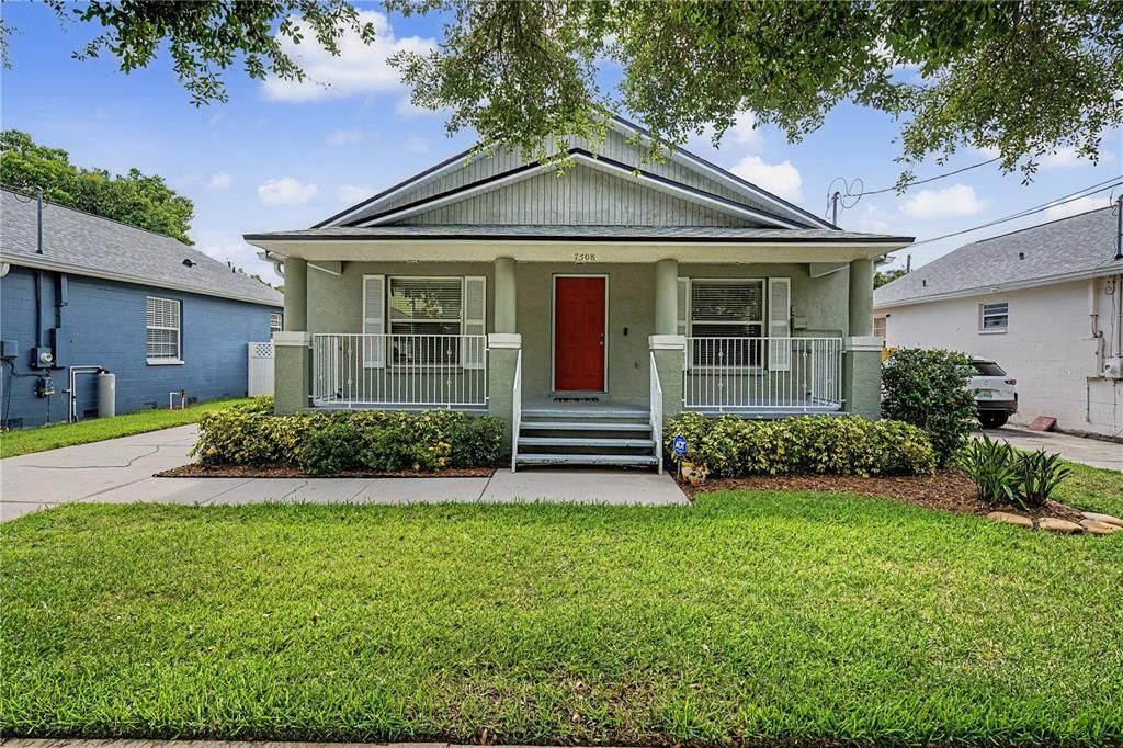 For Sale: $400,000 (3 beds, 2 baths, 1280 Square Feet)