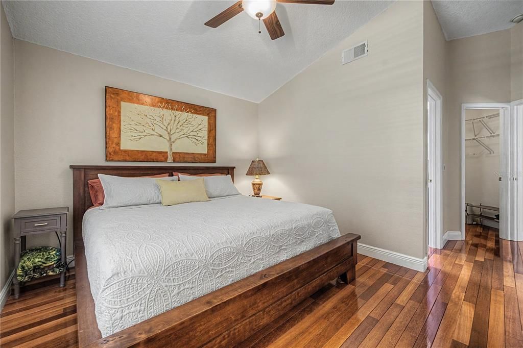 For Sale: $400,000 (3 beds, 2 baths, 1280 Square Feet)